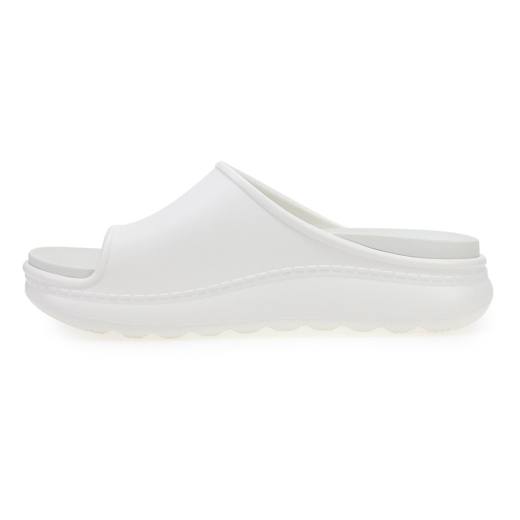  Devyn White Molded
