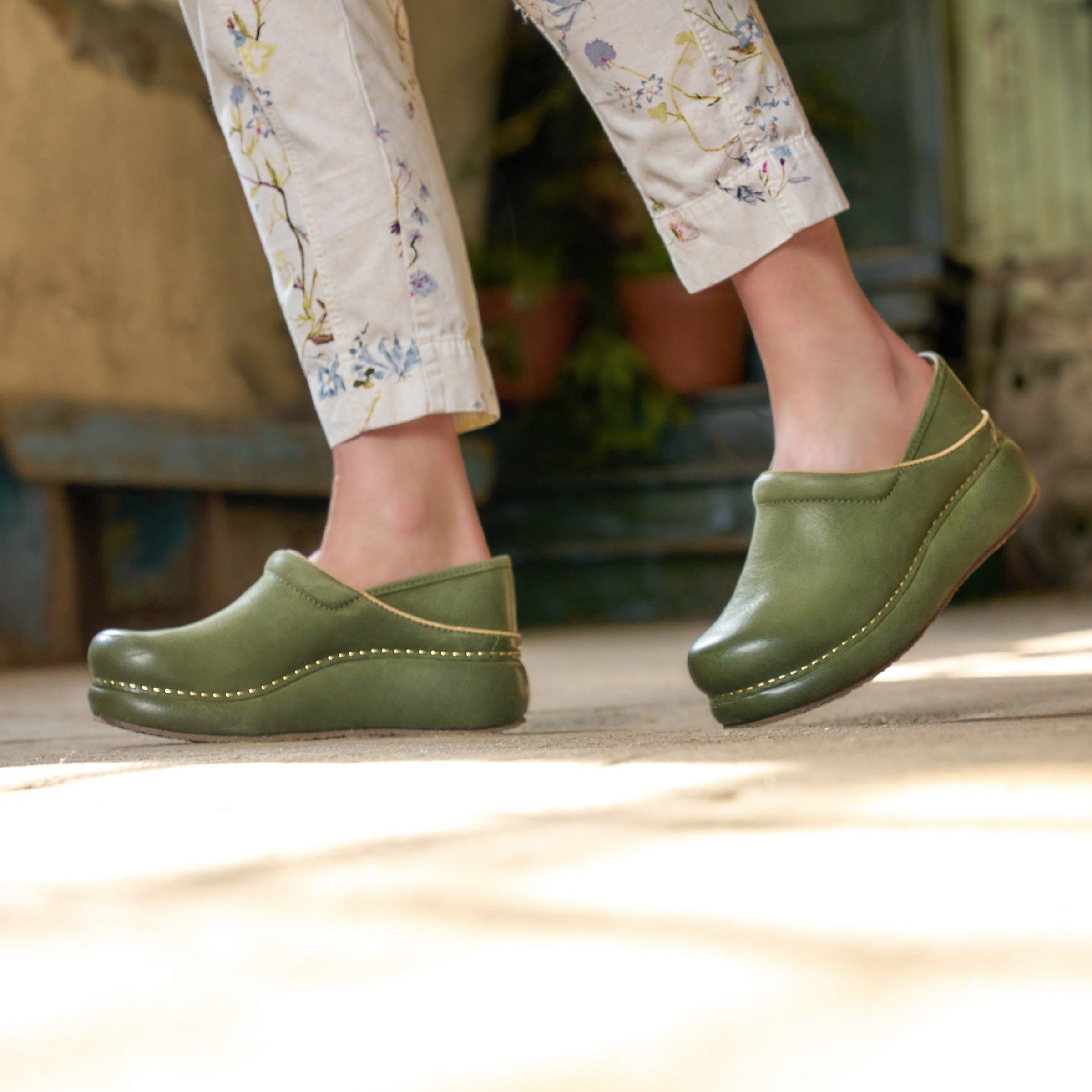 Dansko Platform Pro Green Burnished Nubuck
