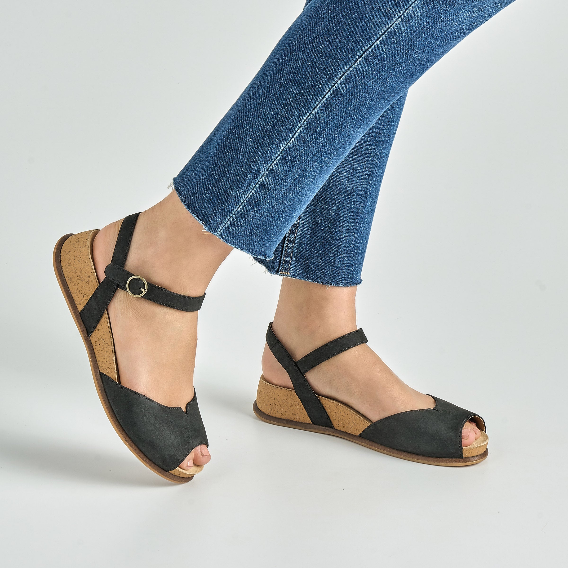 Dansko Cass Black Milled Nubuck