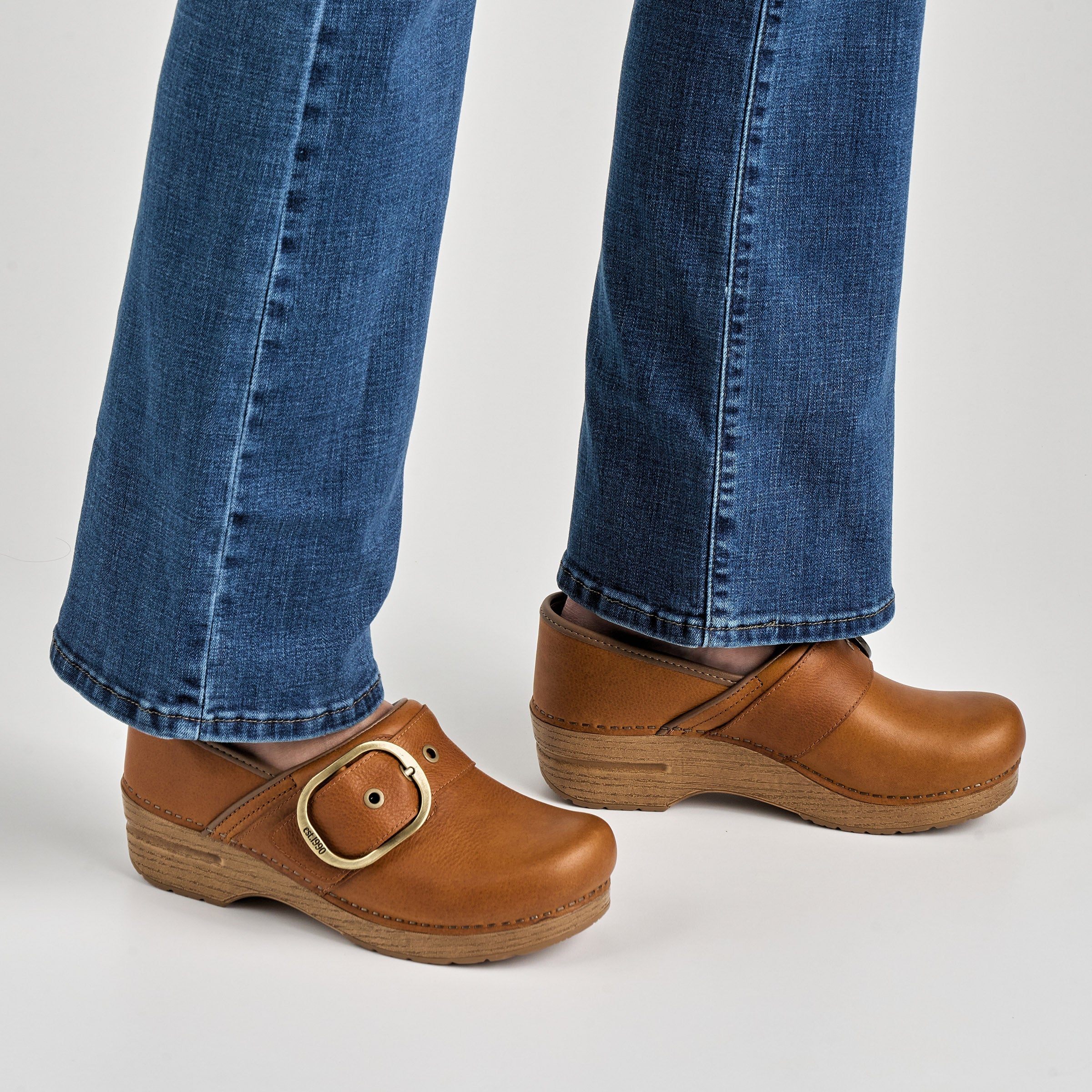 Dansko Pearson Tan Tumbled